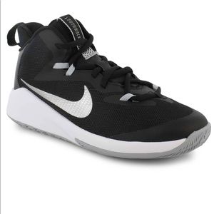 Nike Future Court basketball shoes - Sz 5Y